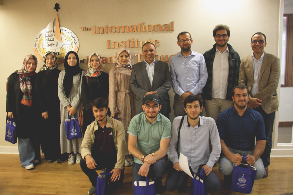طلبة من جامعة إسطنبول شهير يزورون المعهد بأمريكا